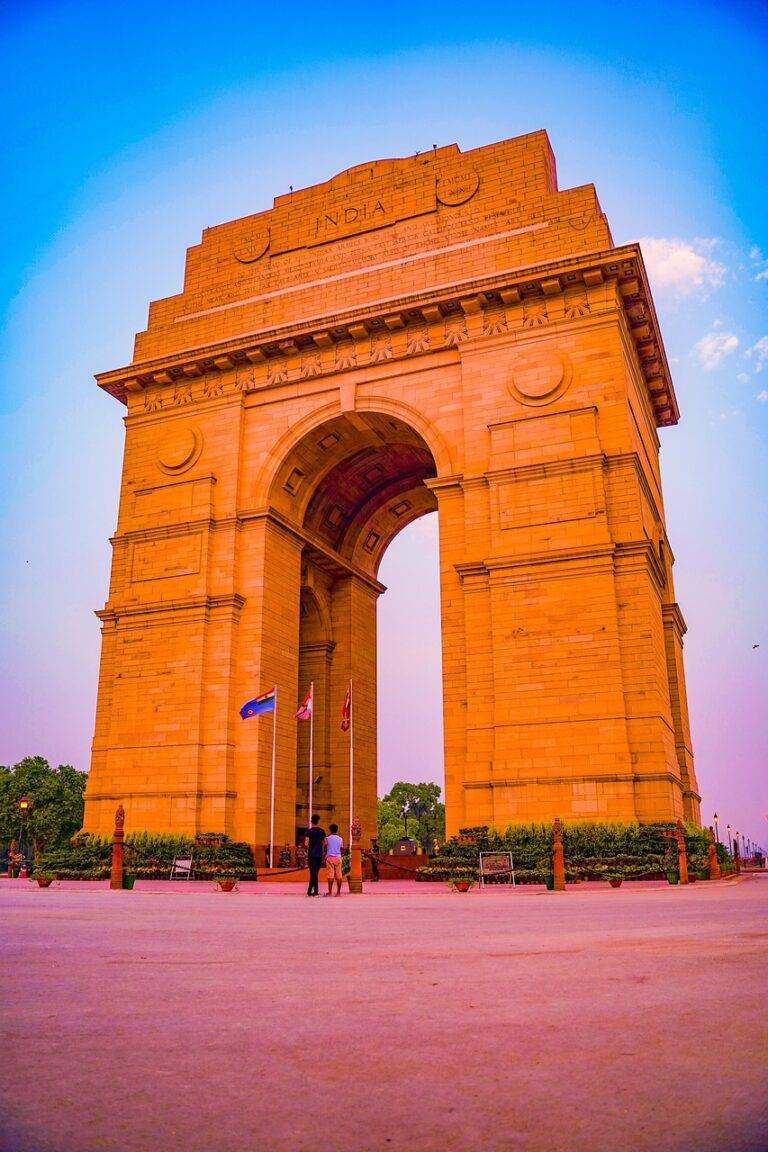 travel, delhi, gate, culture, stone, war, famous, memorial, national, tourist, india, tourism, history, landmark, attraction, indian, asia, place, monument, traditional, ancient, nature, sky, capital, indian pattern, india gate front